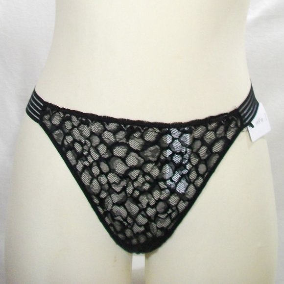 32D / Medium Calvin Klein Vixen Molded Lace Bra & Thong Set Black NWT - Picture 11 of 16